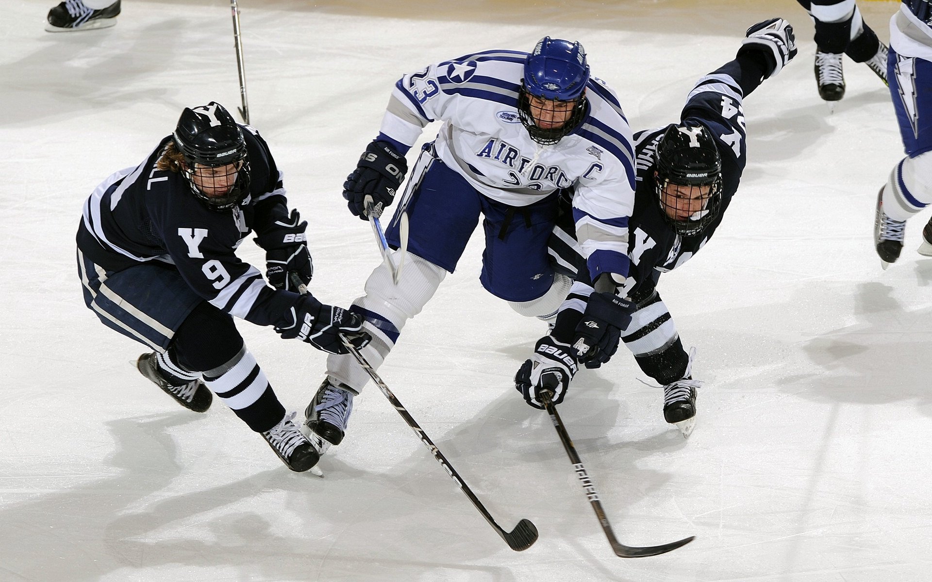 青年国家队赴海外参加邀请赛检验实战水平拓展国际经验，中国国际青年